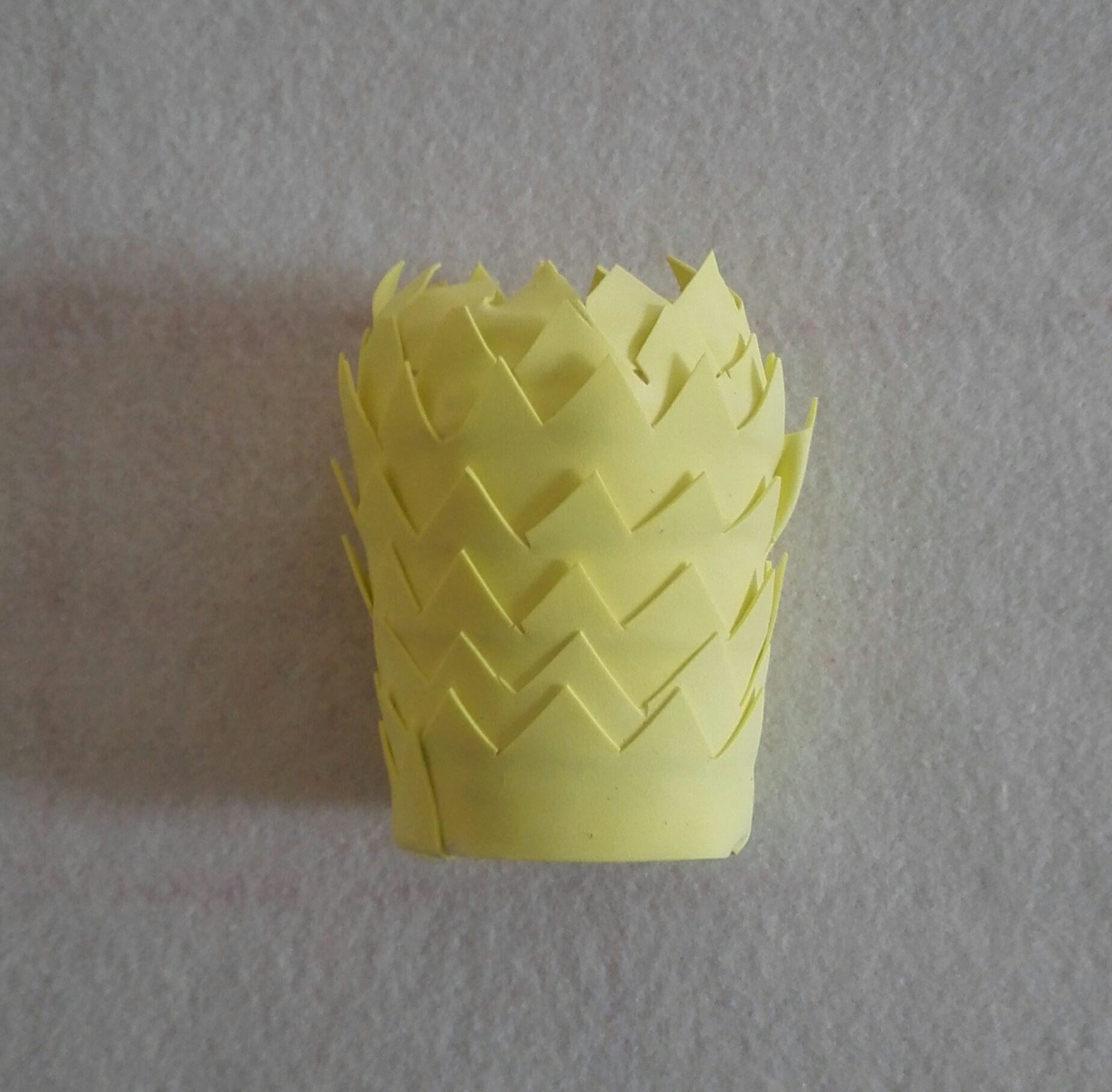 教你用环保纸杯制作手工菠萝小摆件的详细步骤 肉丁儿童网