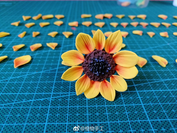 好可爱的向日葵轻粘土作品 小花朵制作教程