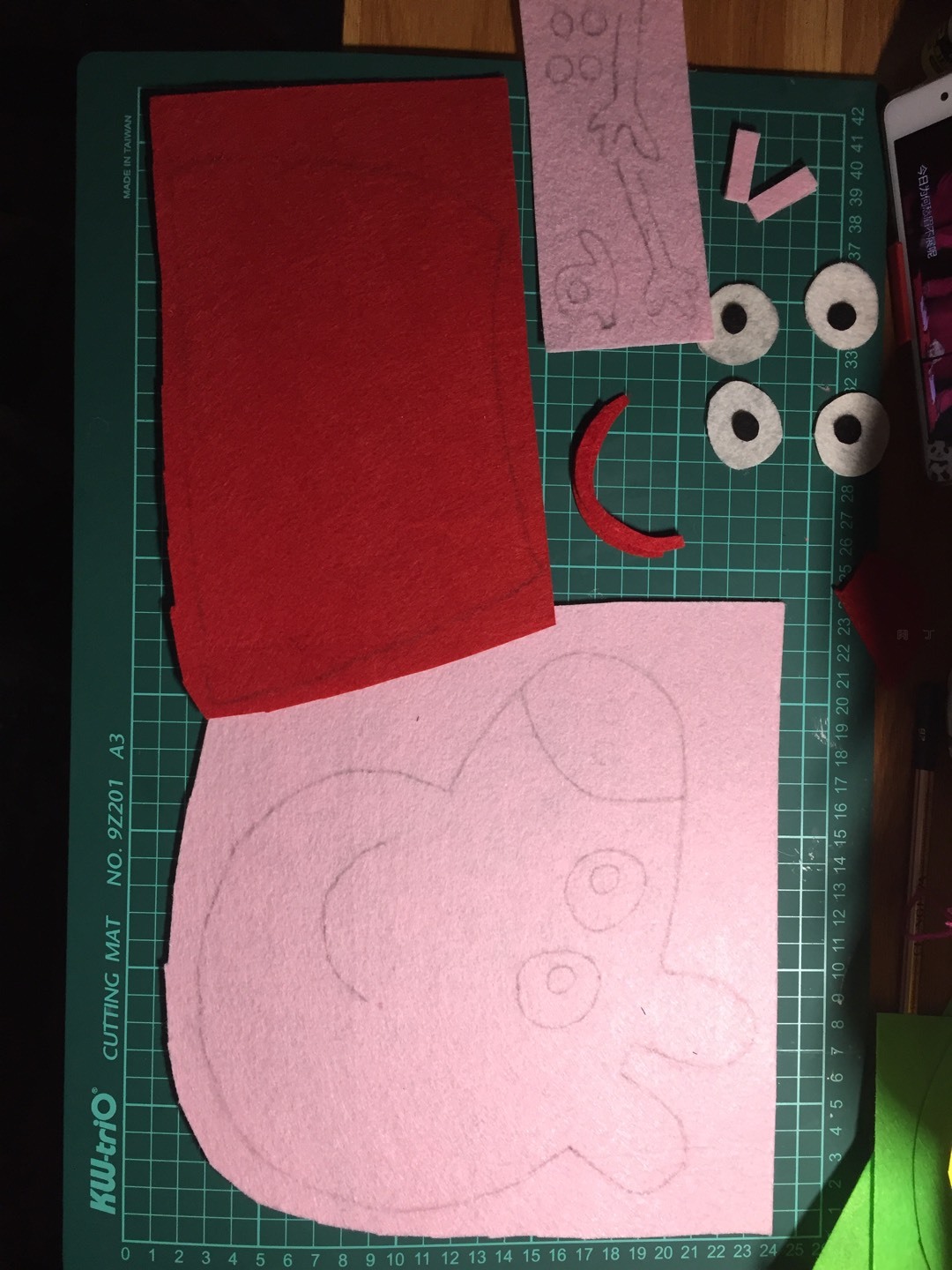 超可爱布艺小猪纸巾盒的做法，手工布艺制作布艺小猪纸抽(5) - 制作系手工网
