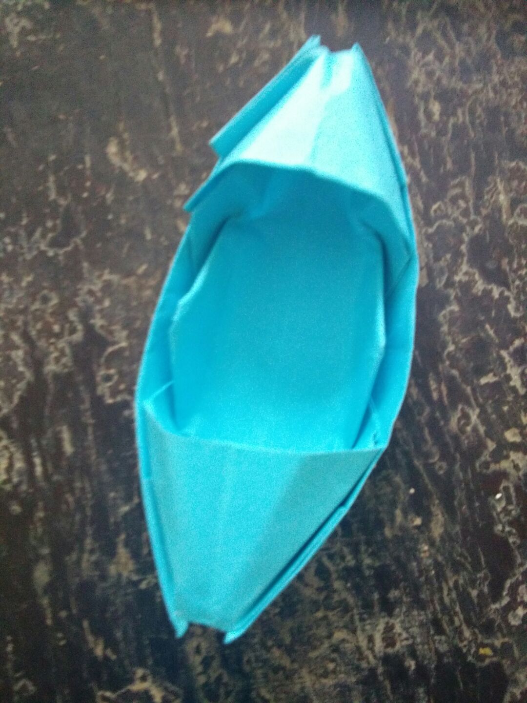 手工折纸DIY，如何折叠一只纸船，超级简单的纸船折法_哔哩哔哩_bilibili