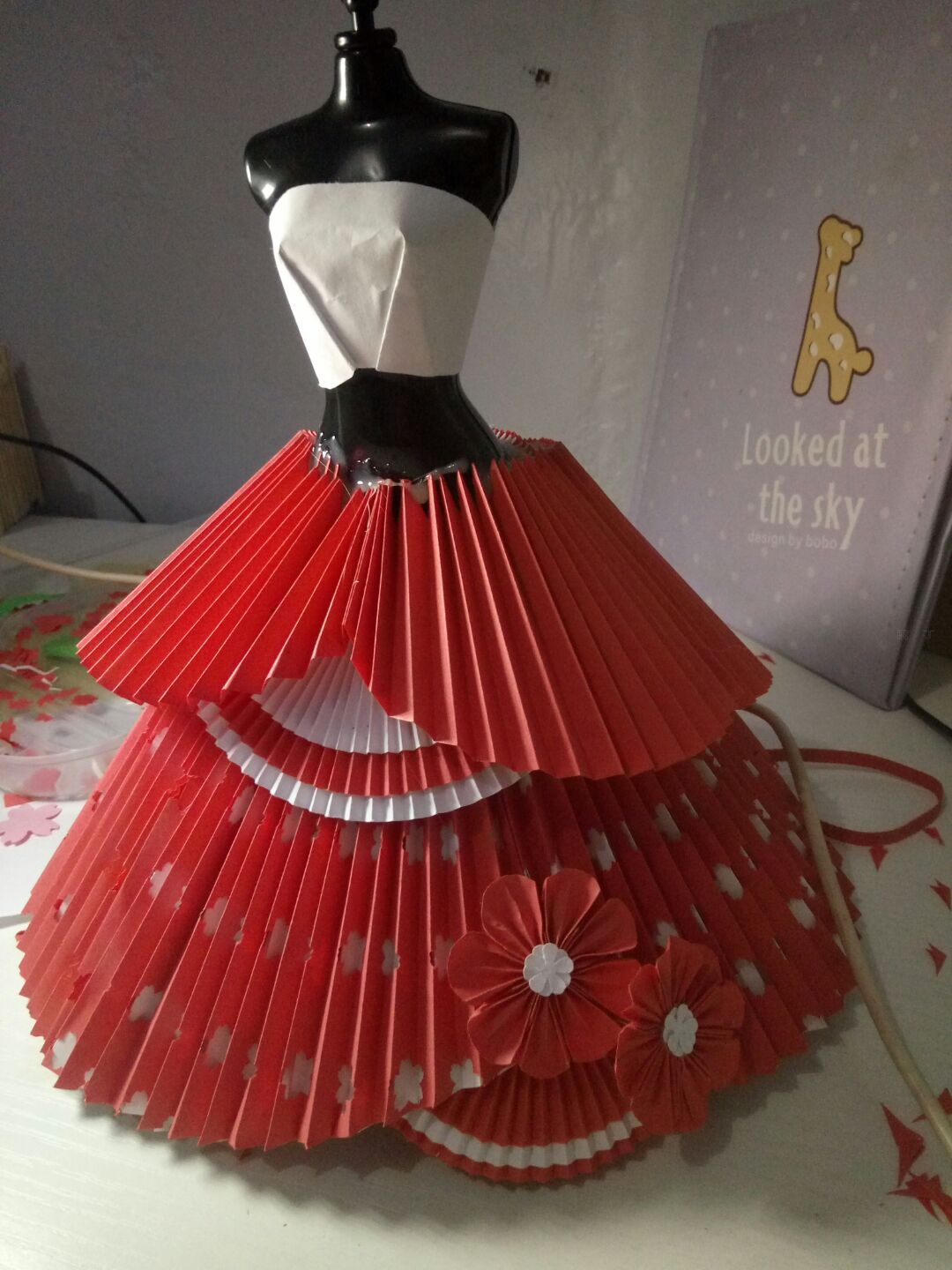 手工折纸DIY 纸婚纱之中国红复古欧式礼服简单折纸教程╭★肉丁网