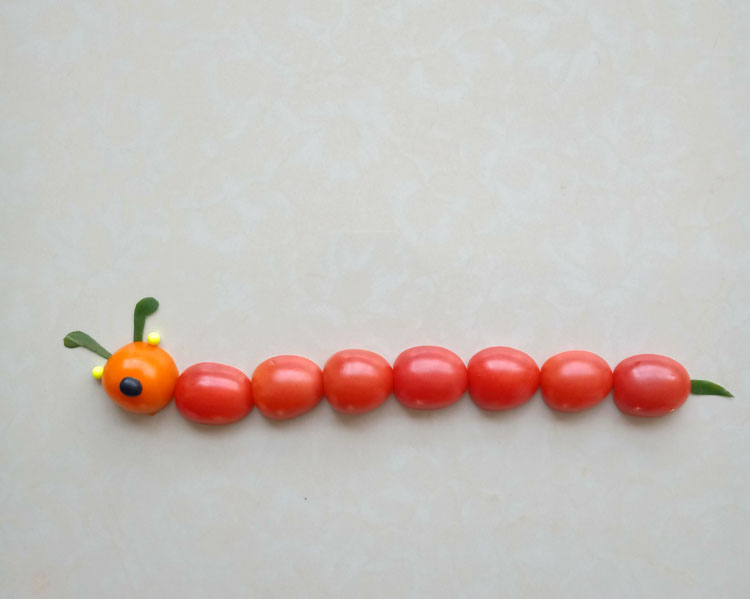 简单漂亮手工画图片 用番茄和树叶DIY毛毛虫做法