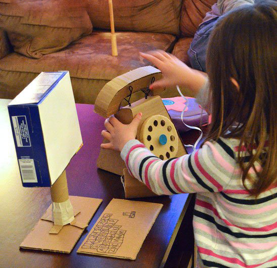 自制儿童玩具 废纸板制作老式电话机