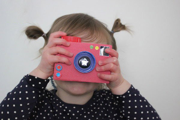 怎样制作一个玩具照相机