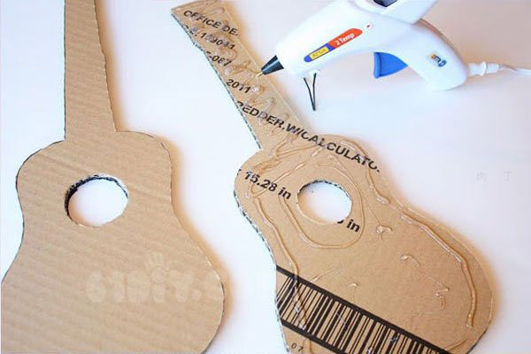 废纸板制作玩具吉它