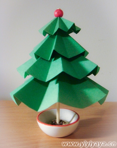 儿童手工制作：DIY简单可爱的圣诞树