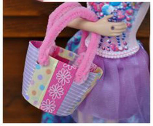 洗护瓶子制作芭比娃娃的手提包