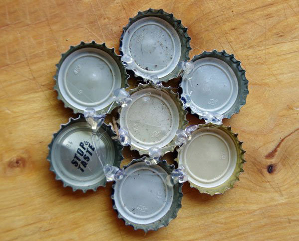 废物利用 啤酒瓶盖制作小花朵