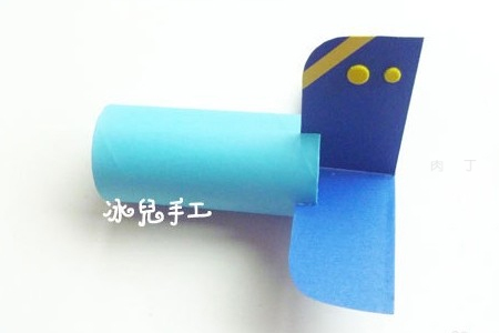 儿童手工制作：卷纸芯制作小飞机