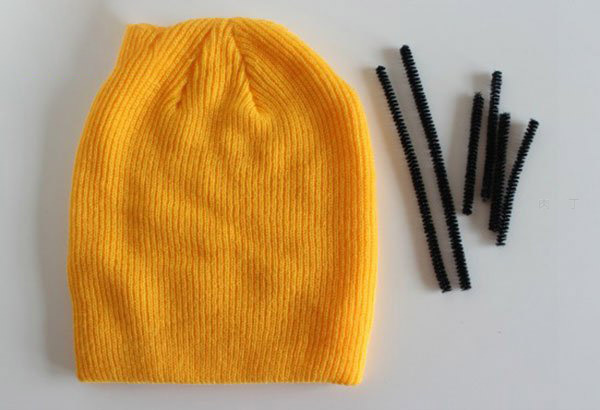 制作万圣节小黄人帽子装扮道具