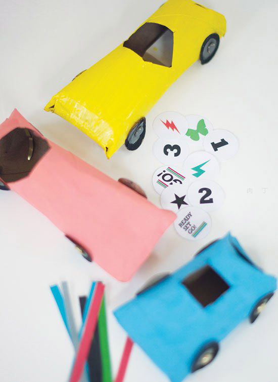 儿童手工制作卷纸筒赛车