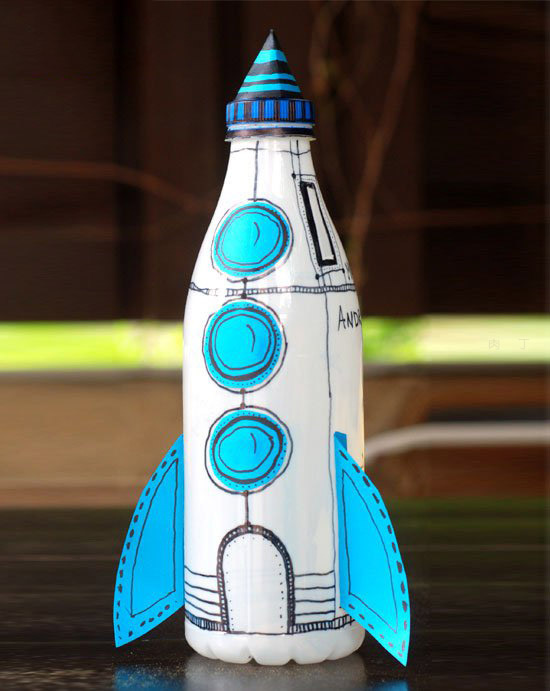 塑料瓶制作火箭储蓄罐